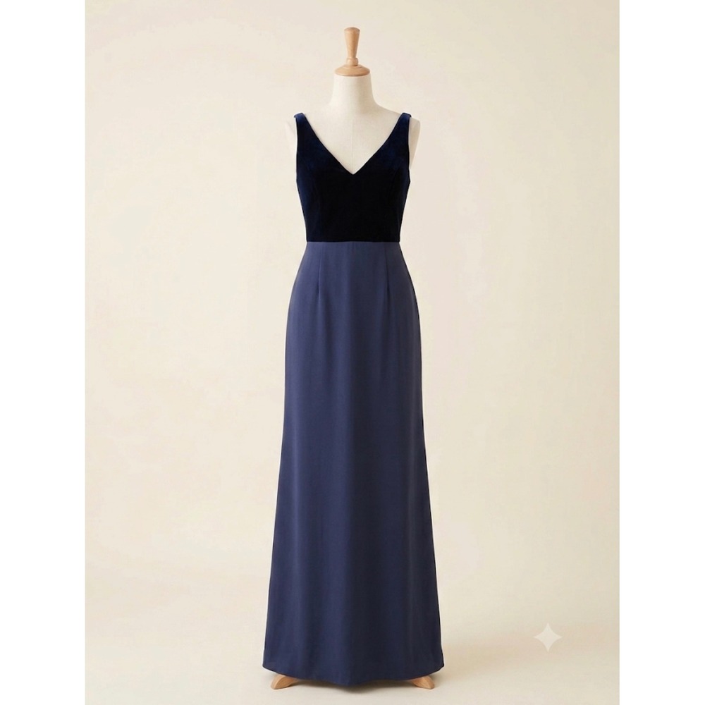 Vera Wang WHITE Size 14 Navy Blue Velvet V-Neck Cutout Back Formal Evening Gown